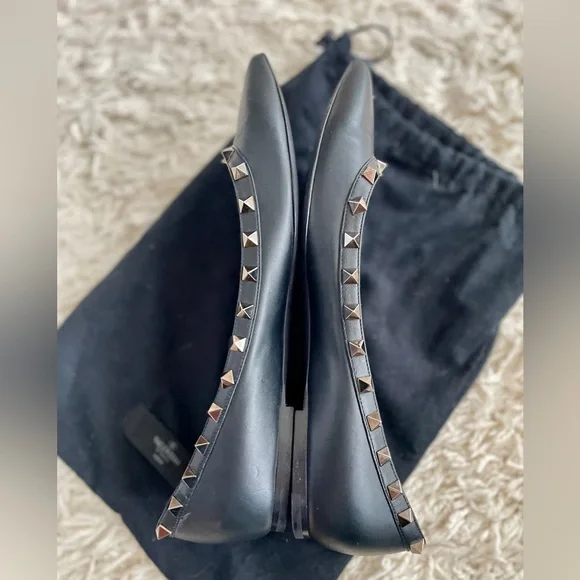 Like New Authentic Valentino Garavani Black Rockstud Flats Size 39.5 - Picture 3 of 7